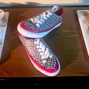 Women’s Guess Sneakers Size 6 1/2